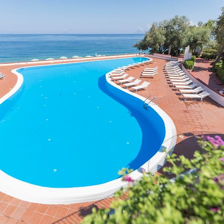 Th Gioiosa Mare - Capo Calava Village จอโยซามาเรอา ภายนอก รูปภาพ