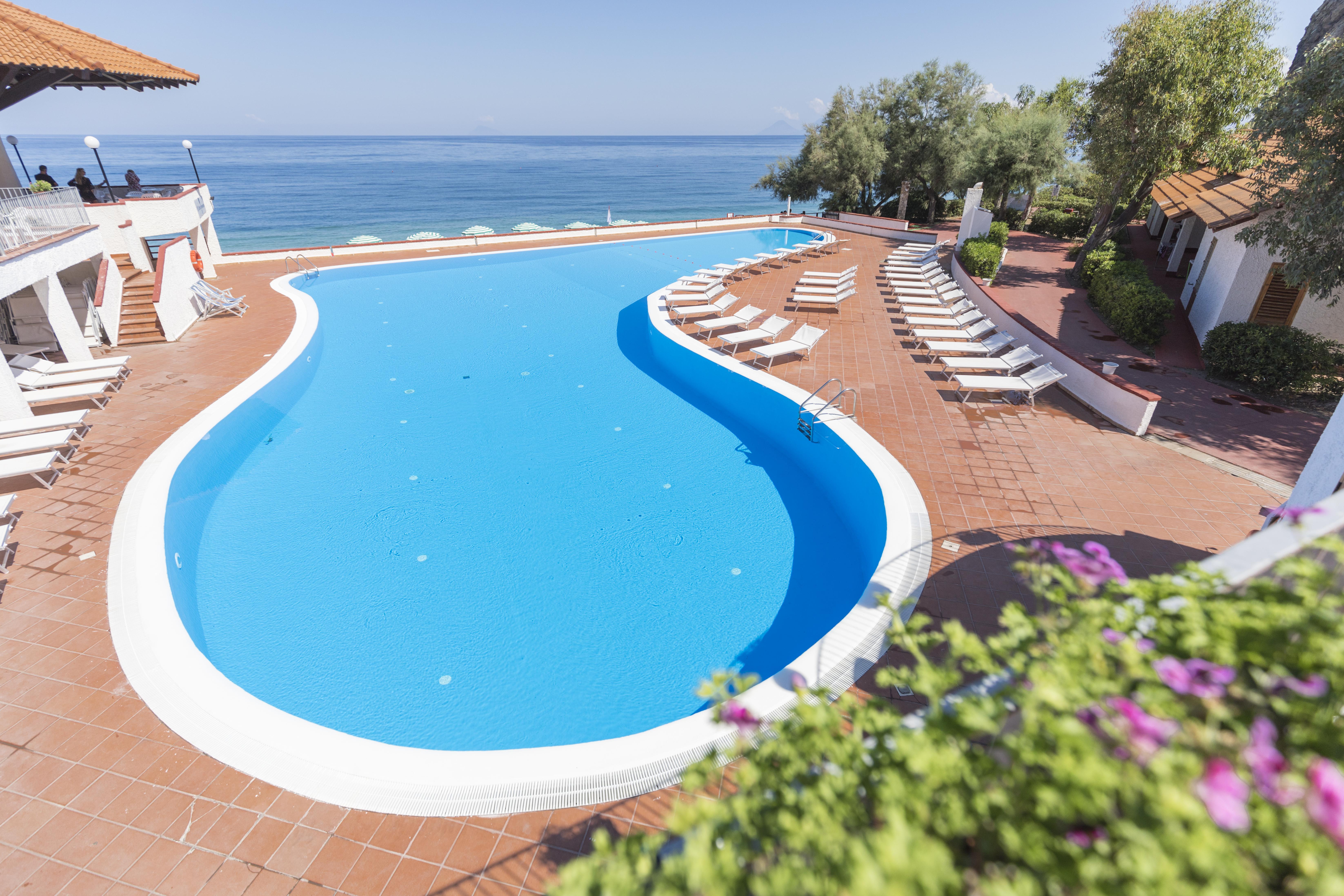 Th Gioiosa Mare - Capo Calava Village จอโยซามาเรอา ภายนอก รูปภาพ