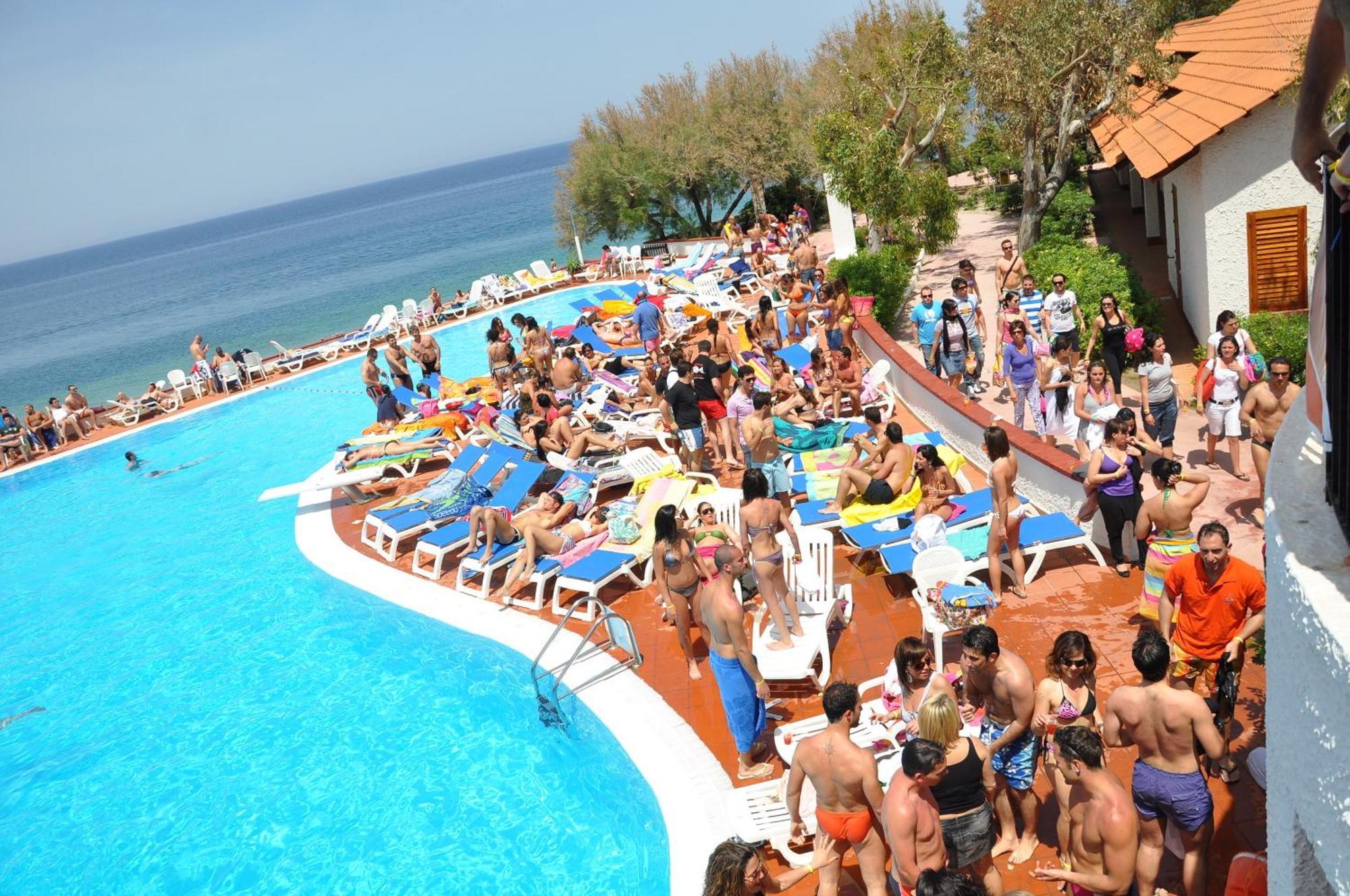 Th Gioiosa Mare - Capo Calava Village จอโยซามาเรอา ภายนอก รูปภาพ