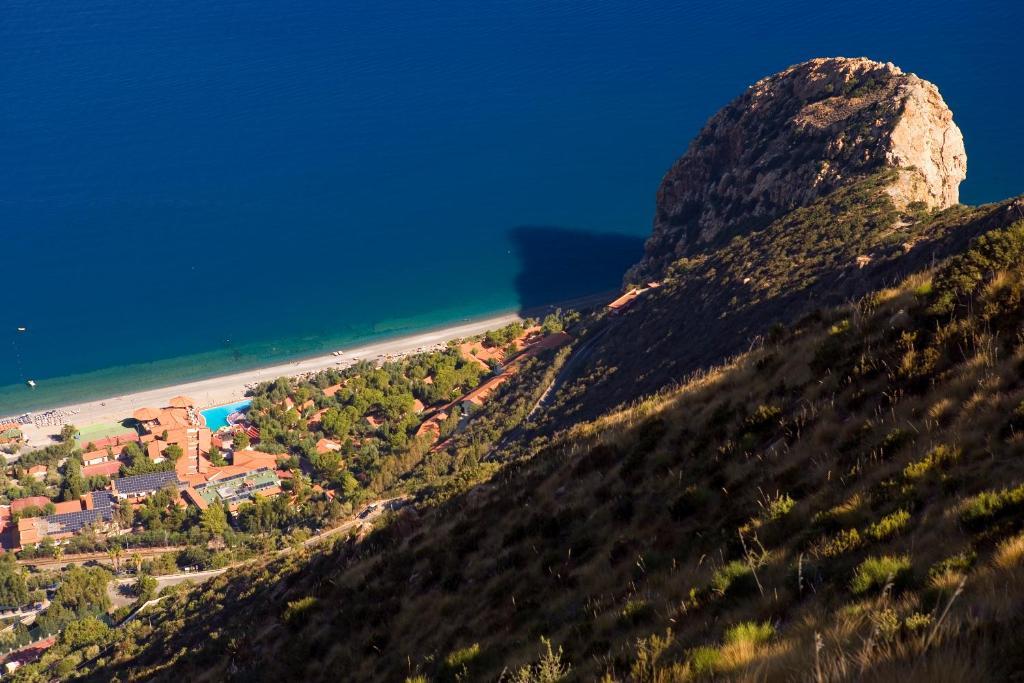 Th Gioiosa Mare - Capo Calava Village จอโยซามาเรอา ภายนอก รูปภาพ