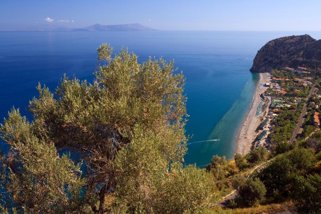 Th Gioiosa Mare - Capo Calava Village จอโยซามาเรอา ภายนอก รูปภาพ