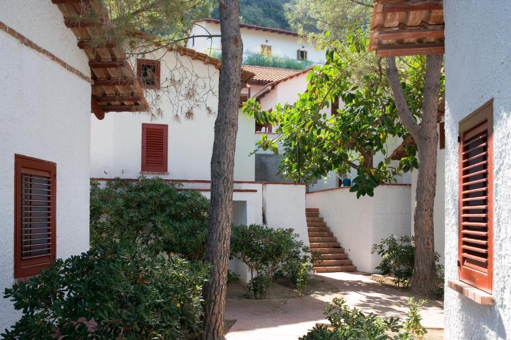 Th Gioiosa Mare - Capo Calava Village จอโยซามาเรอา ภายนอก รูปภาพ