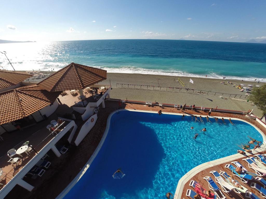 Th Gioiosa Mare - Capo Calava Village จอโยซามาเรอา ภายนอก รูปภาพ