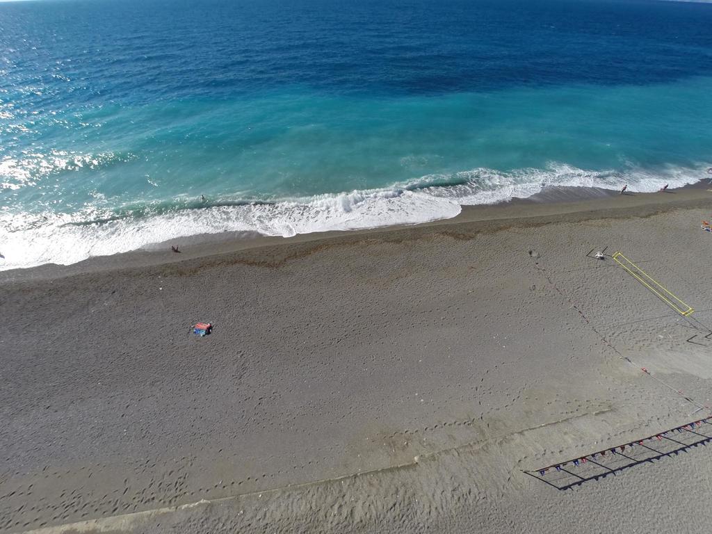 Th Gioiosa Mare - Capo Calava Village จอโยซามาเรอา ภายนอก รูปภาพ