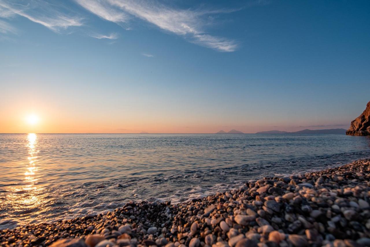 Th Gioiosa Mare - Capo Calava Village จอโยซามาเรอา ภายนอก รูปภาพ