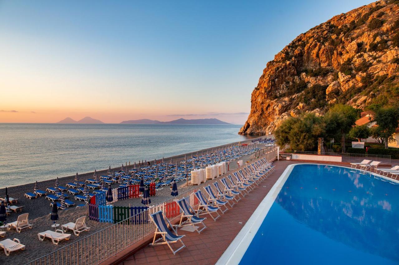 Th Gioiosa Mare - Capo Calava Village จอโยซามาเรอา ภายนอก รูปภาพ
